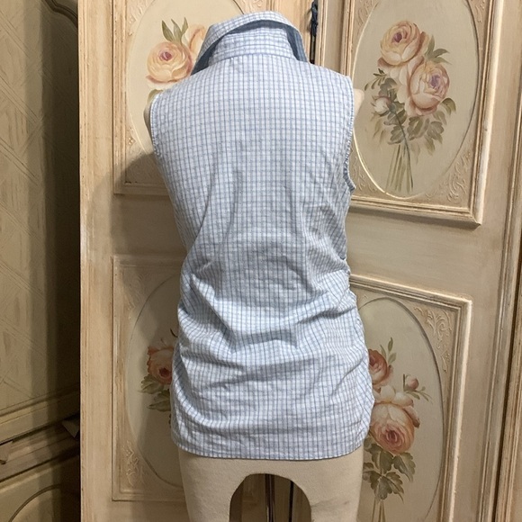 Adorable ruffled fitted sleeveless top - Picture 6 of 10